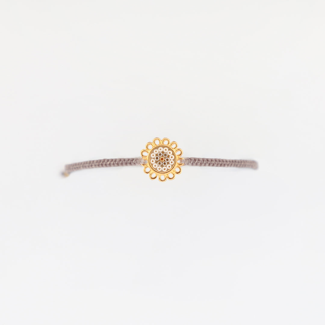 Macramé Flower Power Bracelet