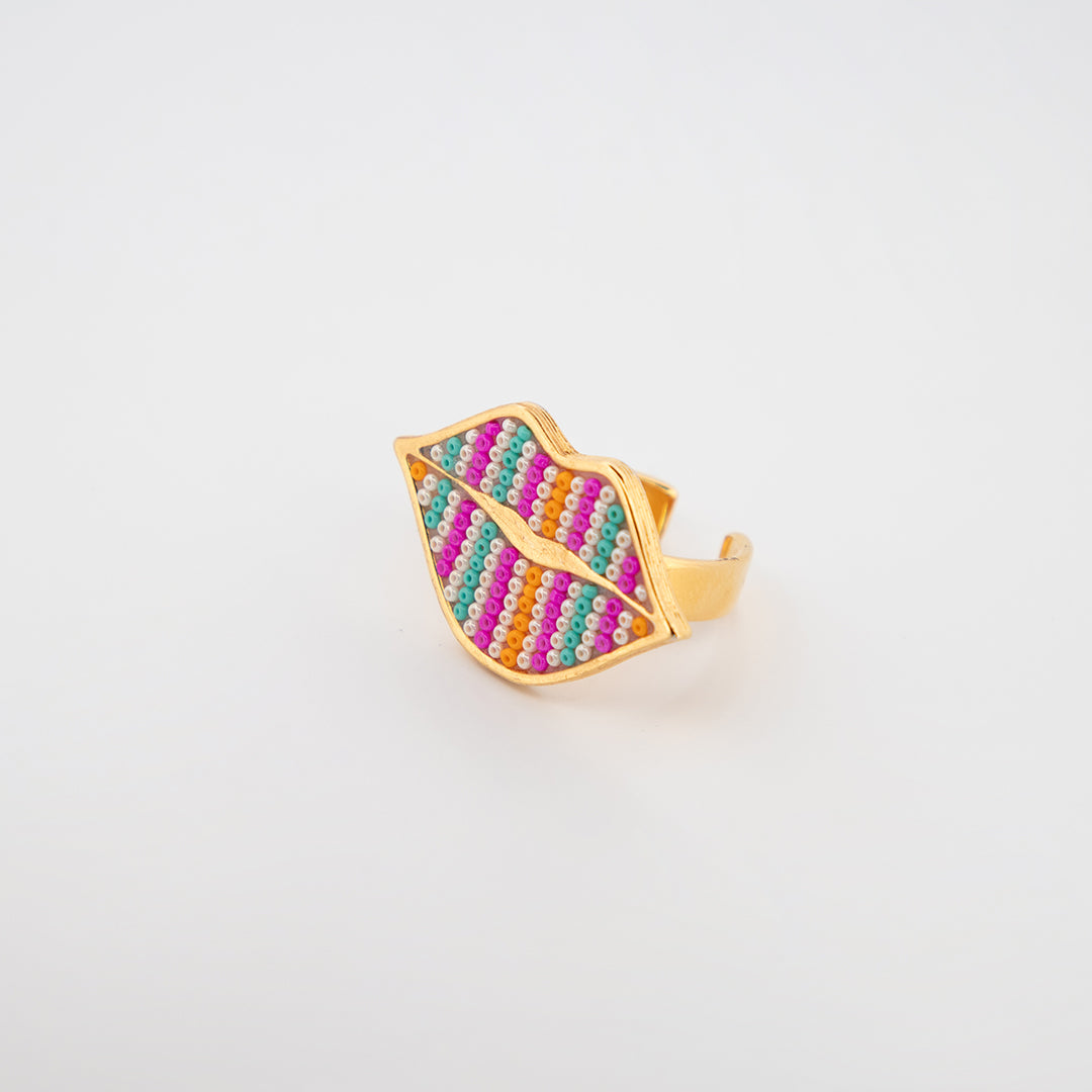 Kiss Kiss Ring