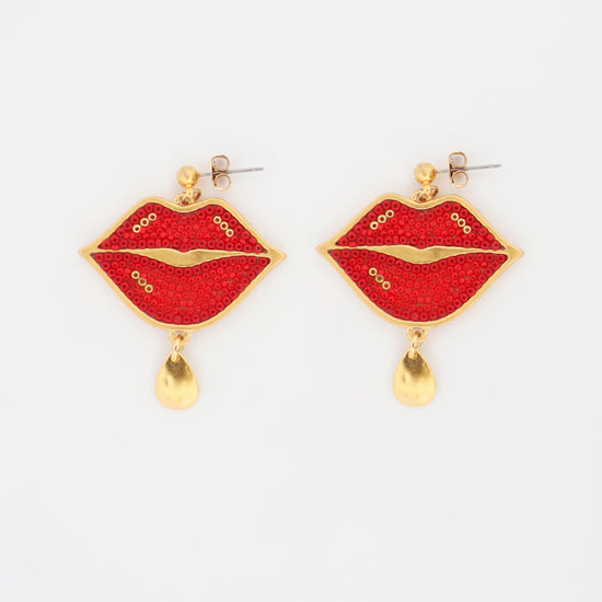 Chic Kiss Earrings