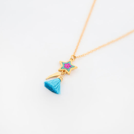Free and Shimmering Necklace